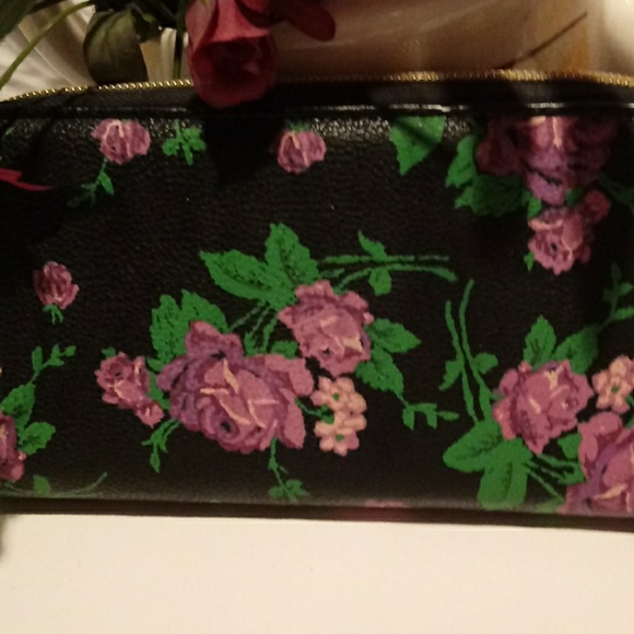 Betsey Johnson wallet - Picture 3 of 8